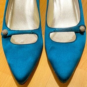 EUC Stuart Weitzman Kitten Heel in Satin with Rhinestone Button, Blue, Wn’s Sz 8